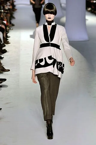 Look 30